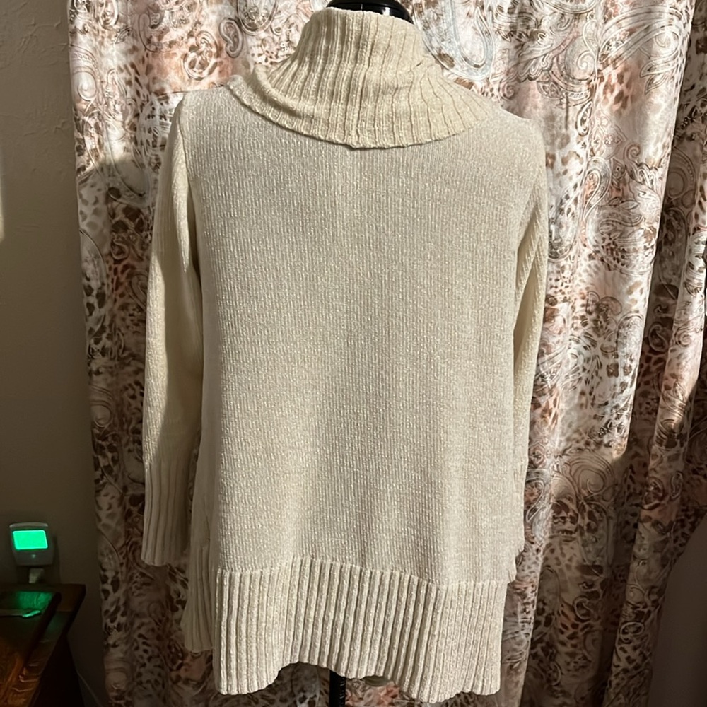 Sweater - Picture 3 of 3